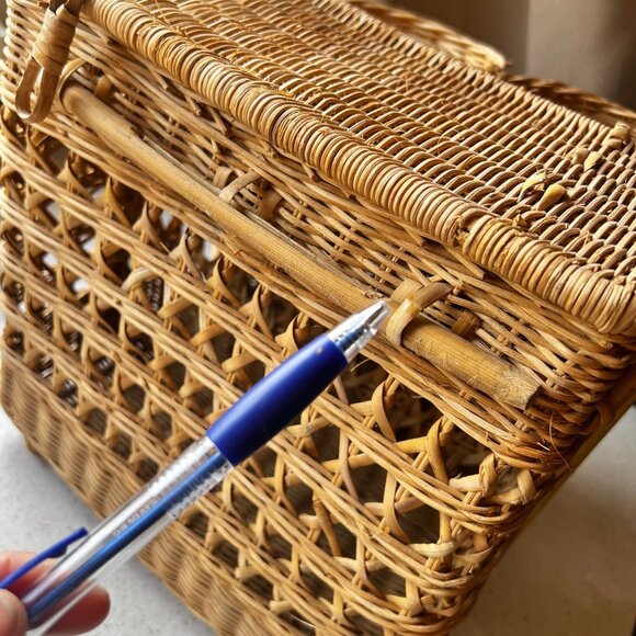 Vintage Handwoven Rattan Bottle Holder Caddy With Bamboo Handle - Picture 5 of 12